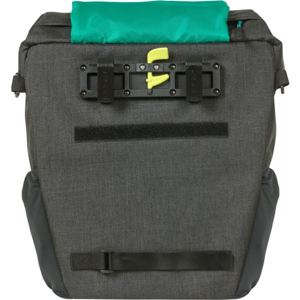 Basil Bolsa Discovery 365d M Mik 9l Impermeable Poliester Negro Con Reflectantes (36x16.5x22.5 Cm)