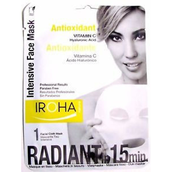 Iroha Nature Tissue Mask Brightening Vitamin C + Ha 1 Anwendung Frau