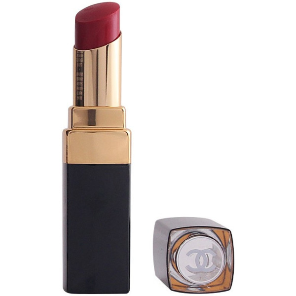 Chanel Rouge Coco Flash mulher de 92 anos